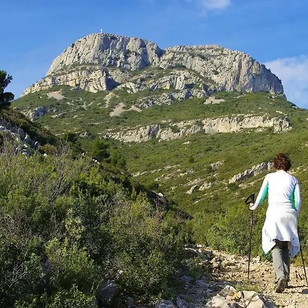 Youcamp Village - Marseille Provence 3*