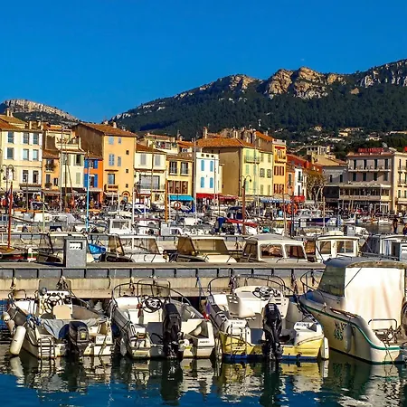 Du Garlaban 3* Aubagne