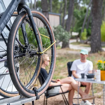Youcamp Village - Marseille Provence オーバーニュ
