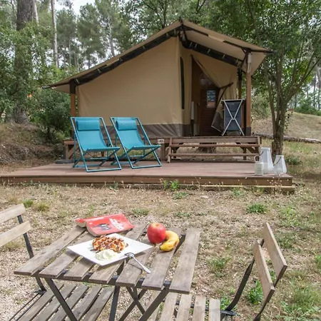 Youcamp Village - Marseille Provence キャンプ場 オーバーニュ